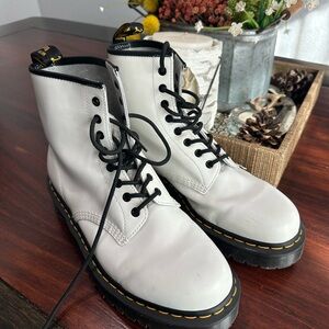 Men’s Dr. Martens White Sz. 12 Lace-up Boots